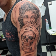 skull-girl-face-tattoo