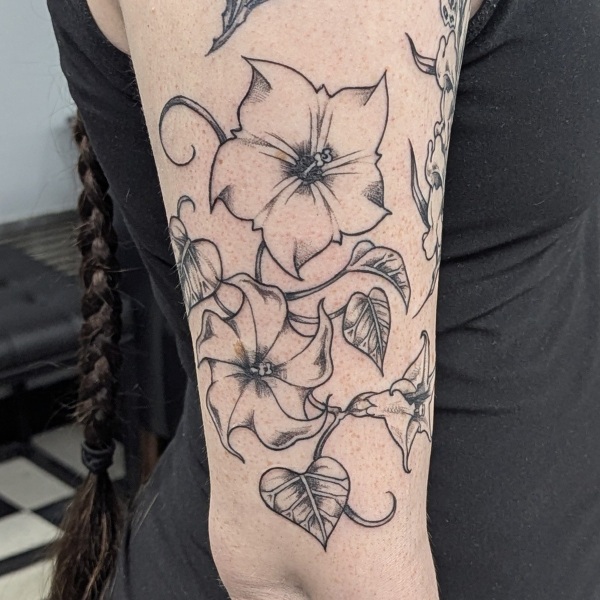 blackwork-moonflower-tattoo
