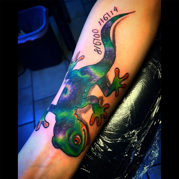 crawling lizard tattoo