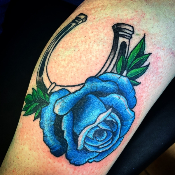 1_neo-traditional-blue-rose-tattoo