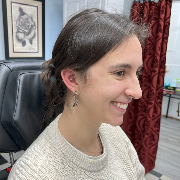 gem-conch-lobe-piercings