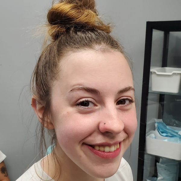 nose-and-gold-helix-piercings