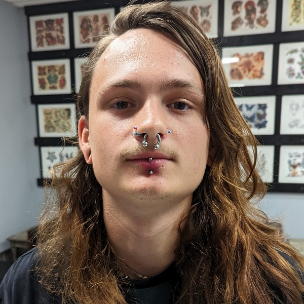 vertical-labret-guagued-septum-sm