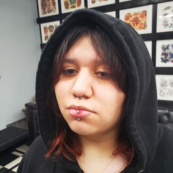 vertical-labret-piercing