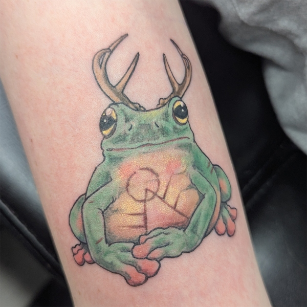 realistic-neo-traditional-frog-tattoo-2