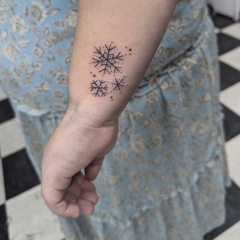 frozen-snowflake-tattoo