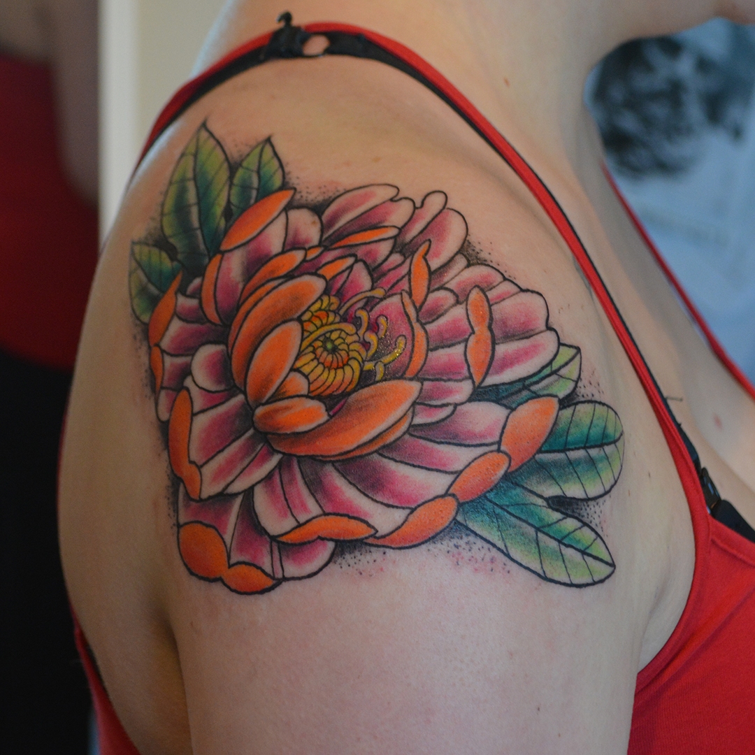 Mum on shoulder cap, black and grey – Diane Gruver, Tattoo by Design |  Tattoo by Design